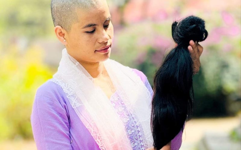 सुप्रियाले गरिन क्यान्सर पीडितको लागि कपाल दान