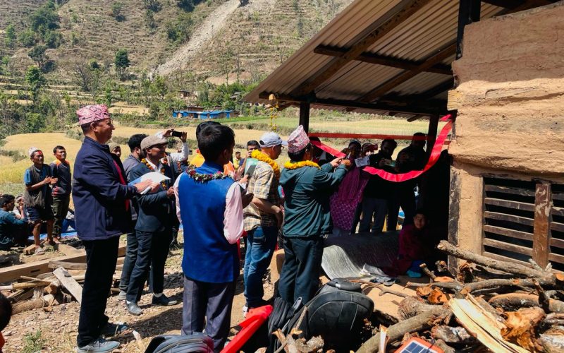 कारितास र यार्सनले बनाएका २ सय अस्थायी आवास हस्तान्तरण