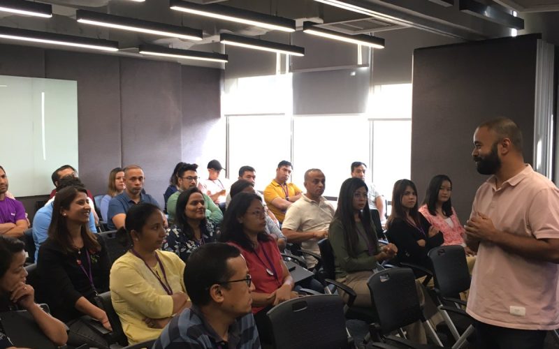 डा.प्रफुल्ल भन्छन्, ‘छिमेकी, तरकारी पसले सबै डाक्टर भइदिँदा क्यान्सर झनै जटिल बनेको छ’