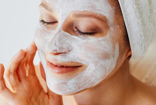 नियमित दूध लगाउँदा आउनेछ मुहारमा चमक