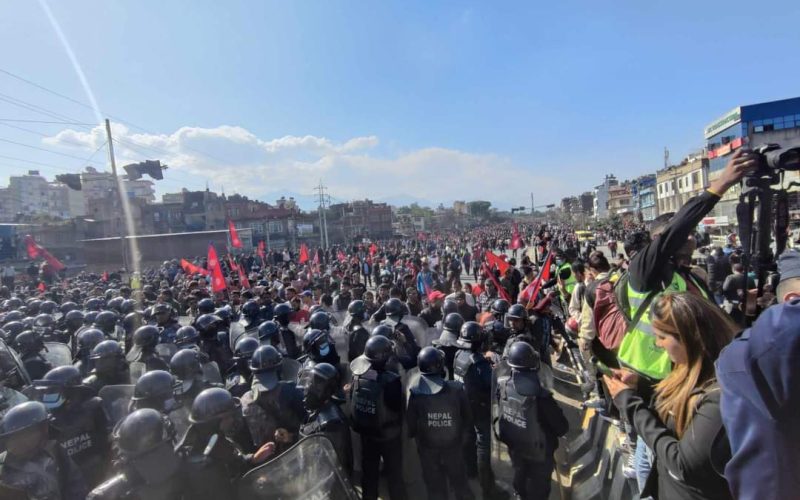 दुर्गा प्रसाईँ समर्थक आन्दोलनकारी धमाधम पक्राउ