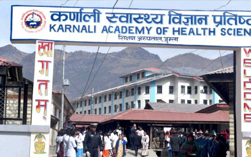 डक्टरी पढ्न कर्णाली आउँछन भारतीय विद्यार्थी