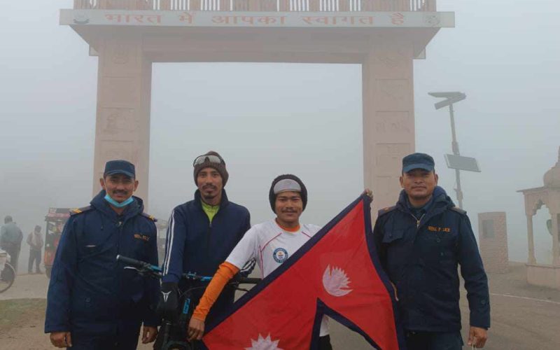 महाकाली देखि मेची सम्म खाली खुट्टा दौडिदै जाजरकोटका अमृत