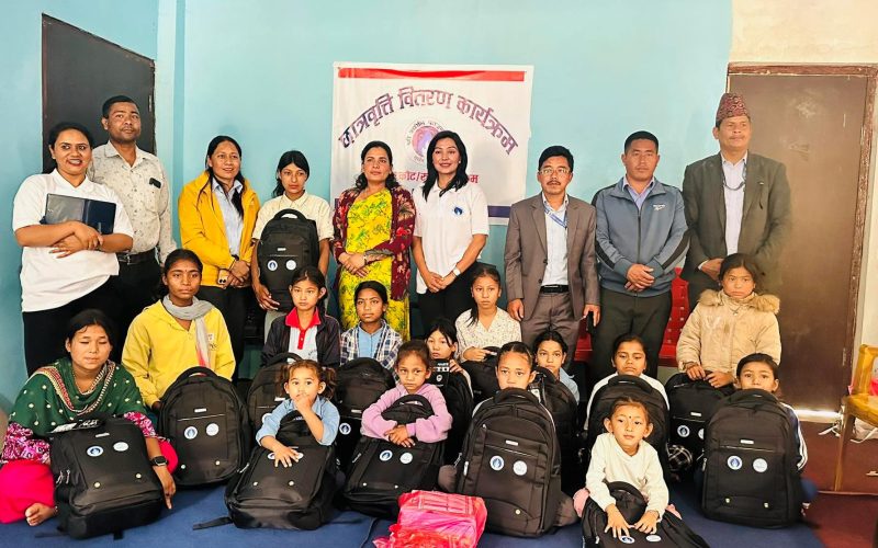 भूकम्प प्रभावित छात्राहरूलाई श्रीज्योति फाउन्डेसनको सहयोग