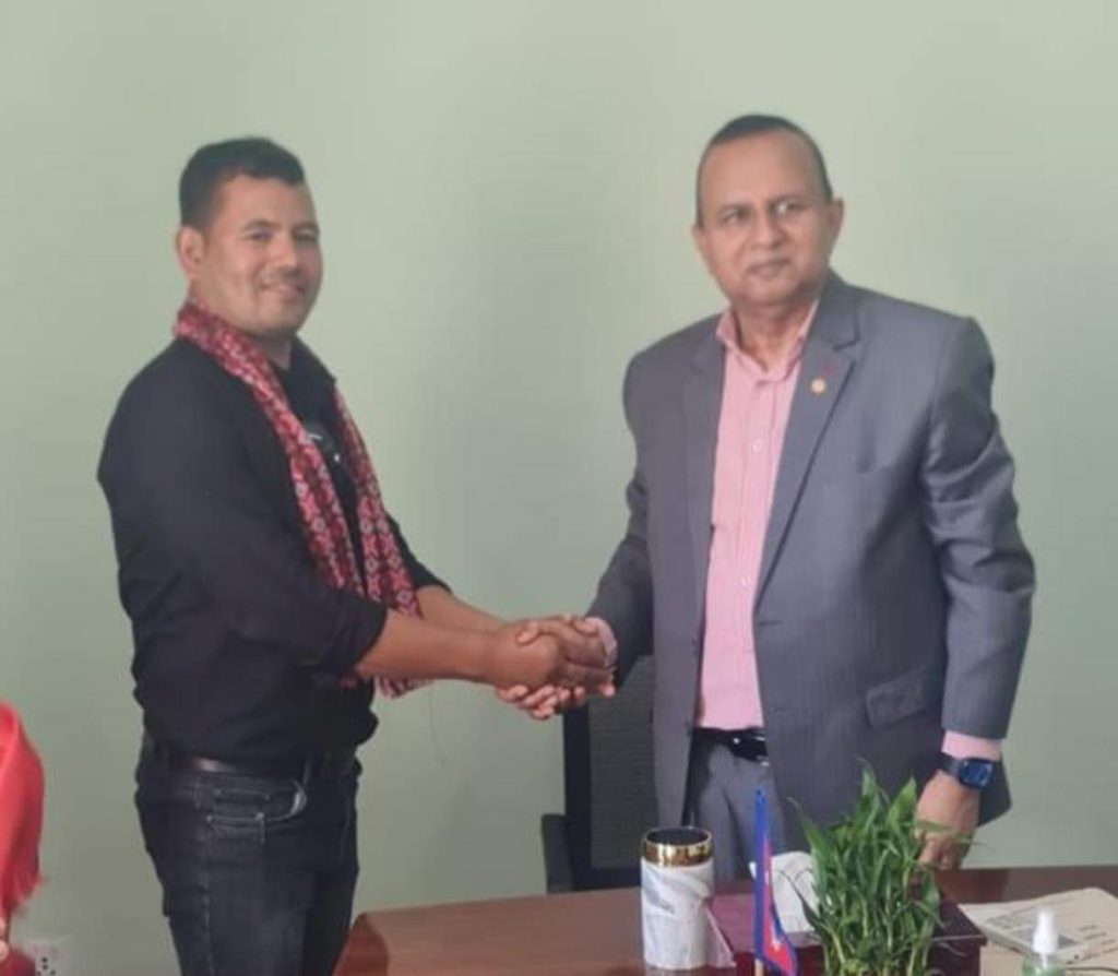 एकीकृत समाजवादीका भेरी नगर अध्यक्ष खड्का एमालेमा फर्किए